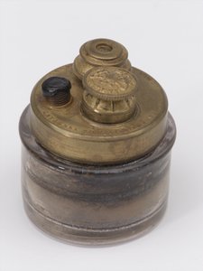 Travelling Inkwell, n. 1815 (mustesäiliö) tekijältä English School