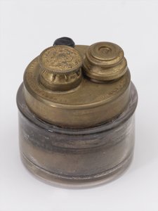 Travelling Inkwell, n. 1815 (mustesäiliö) tekijältä English School