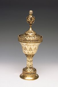 Wardens Grace Cup, n. 1480 (hopea kullattu) (katso myös 239872) tekijältä English School