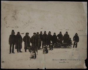 Canadian Bank of Commerce New Years Party, Dawson, Y.T., valokuvaaja, Hegg & Co., päivätty (m/w kuva)