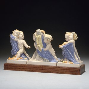 Kolmeosainen figuuriryhmä sokkelilla tekijältä Eric Bradbury