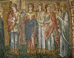 Nuoret neidot odottavat saadakseen villaa temppelin verhon kutomista varten (mosaiikki).