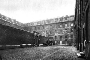 Saint Lazaren naisten vankilan sisäpiha, Pariisi, 1931.