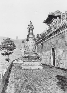 Jehol, Pu lo sze, Chihli, Pu lo sze -lamaluostarin terassi (s/w-kuva)