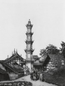 Kiungchou, Szechuan, kylä (s/w-kuva) tekijältä Ernst Boerschmann