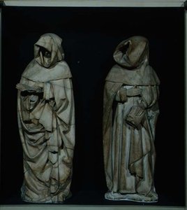 Kaksi surijaa, Duc de Berryn haudasta Bourgesin katedraalissa. tekijältä Etienne and Mosselmann Paul (fl.1467) Bobillet