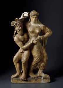 Etruskien antiikki: ""Satyre ja tanssiva menade"" Terrakottaveistos Mater matutan temppelistä Satricumissa. 480 eaa. Himmeä. 59 cm Rooma, Villa Giulian kansallismuseo tekijältä Etruscan