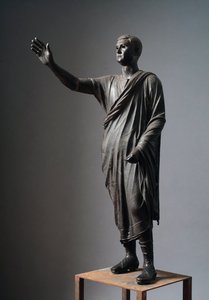Aule Metele (Puhuja), roomalainen puhuja - Etruskien pronssiveistos, korkeus: 179 cm, n. 90-70 eKr., Pilasta, Italiasta - Etruskin sivilisaatio: "" Perugian maistraatti Aulus Metellus sanoo Puhuja tai Arringatore"" ”Pronssinen veistos tekijältä Etruscan