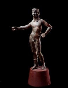 Etruskien sivilisaatio: "" Culsans -suunnittelun jumaluus"" Pronssiveistos, 3. vuosisadalla eKr. Cortonasta, Italiasta Halkaisija 30 cm tekijältä Etruscan