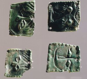 Ex-voto pronssissa silmiä kuvaavassa levyssä. Esineitä Reithia Esten (Venetsia) pyhäkön esineistä. Etruskien sivilisaatio, 5.-4. vuosisata eKr. tekijältä Etruscan
