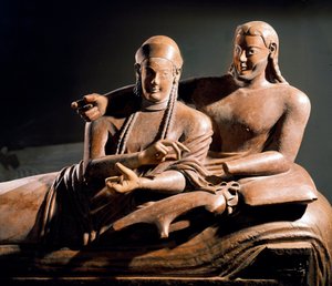Etruskien taide: Sarcophagus des spouses, terrakotta sulpte pariskunta hautaussängyllä - Yksityiskohta, Cerveteristä, Italiasta. 525-500 eaa. Pariisi, musee du Louvre - Etruskien sivilisaatio: puolisoiden sarkofagi - Terrakottaveistos (yksityiskohta) Cerve