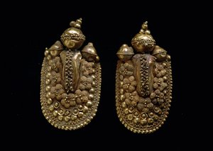 Etruskien taidetta: kultaiset korvakorut, halkaisija 6 cm Florence Museo Archeologico tekijältä Etruscan Etruscan