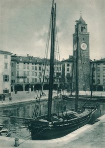 Satama ja Torre Apponale, Riva del Garda, Italia, 1927 tekijältä Eugen Poppel