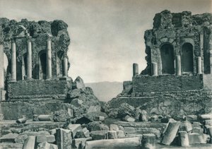 Kreikkalaisen teatterin näyttämö, Taormina, Sisilia, Italia, 1927 tekijältä Eugen Poppel
