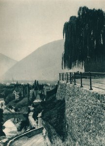 Näkymä kaupunkiin, Merano, Etelä-Tirol, Italia, 1927 tekijältä Eugen Poppel