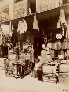 Myymälä Rue du Petit Thomasilla tekijältä Eugène Atget