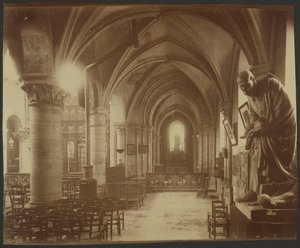 Saint-Julien-le-Pauvre tekijältä Eugène Atget