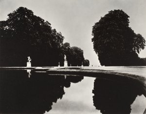 Saint-Cloud tekijältä Eugène Atget