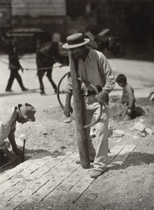 Kadunpäällystäjä tekijältä Eugène Atget