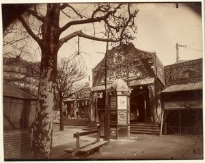 Fête Vaugirard (katumessut ja kioski) tekijältä Eugène Atget