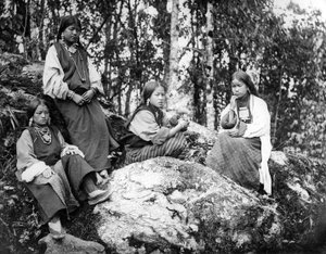 Himalajan naiset, noin 1900-luvun lopulla tekijältä European Photographer