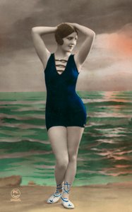 Nuori nainen uimapuvussa (värillinen kuva) tekijältä European Photographer