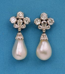 "Mancini Pearls", Louis XIV:n Marie Mancinille antamat korvakorut, noin 1600-luvun puoliväli (helmet ja timantit) (katso myös 489766) tekijältä European School