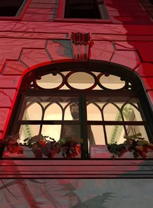 Hahmo ikkunassa sireenien valaisemana, Brooklyn (digitaalista taidetta) tekijältä Evan Sklar