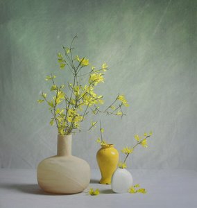 Värikkäät kevätmaljakot