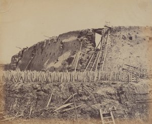 Pohjois-Takun linnoituksen kulma, johon ranskalaiset tulivat, 21. elokuuta 1860, 1860. tekijältä Felice Beato