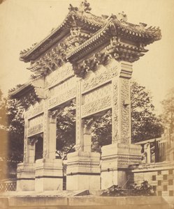 Kaari Laman temppelissä Pekinin lähellä lokakuussa 1860 tekijältä Felice Beato