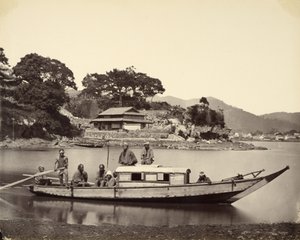 [Japanilainen romualus kanavassa, Nagasaki] tekijältä Felice Beato