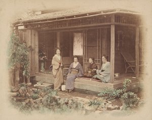 Japanilaisia naisia yksityistalossa tekijältä Felice Beato