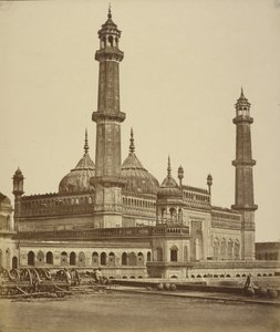 [Moskeija Asaf-ud Dawlahin Emambaran tai haudan sisällä, jota käytetään nyt sairaalana, Lucknow] tekijältä Felice Beato