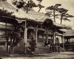 Daionji-temppelin pääsali, Nagasaki tekijältä Felice Beato