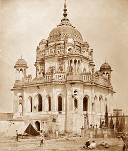 Sadaat Allyn vaimon torni Kaiser Baghin palatsissa Lucknowissa tekijältä Felice Beato