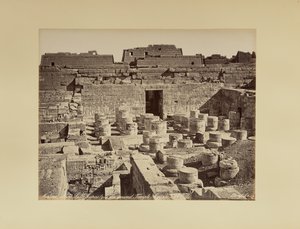 Medinet Abu. Suuren temppelin pylvässali (Egypti)