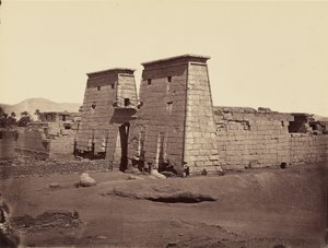 Yleisnäkymä Ramses III:n temppelistä (Karnak), Theba tekijältä Félix Bonfils