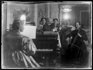 Salon music tekijältä Ferdinand Schmutzer