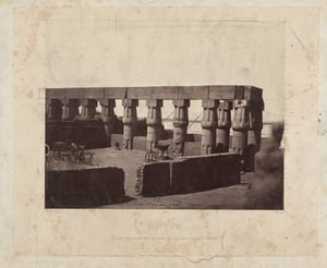 Restanten van de Luxortempel Luxorin temppeli, yleiskuva keskimmäisistä pylväikköistä (Thebes) (otsikko esineessä) Egypti (sarjan nimi esineellä) tekijältä Félix Bonfils