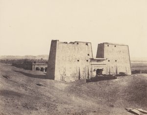 Edfu Apollonopolis Magna, Temppelin yleinen näkymä, 1851-52, painettu 1853-54. tekijältä Félix Teynard
