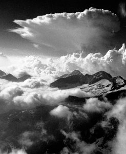 Kiipeäminen Breithorniin, Monte Rosa -vuorijonon huipulle. tekijältä Fosco Maraini