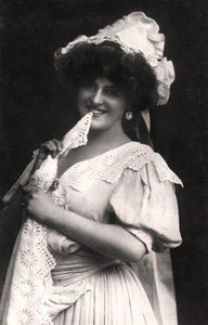 Marie Studholme 1875-1930, englantilainen näyttelijä, 1900-luku. tekijältä Foulsham and Banfield