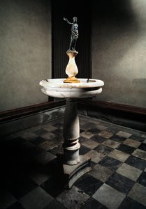 Stoup, jossa on Pyhän Johannes Kastajan patsas tekijältä Francesco da Sangallo