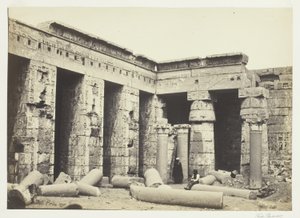 Medinet Habbon sisäpiha, Theban kaupunki tekijältä Francis Frith