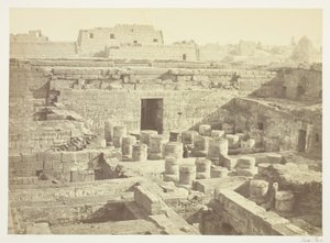 Uusi kaivaus Medinet-Habussa tekijältä Francis Frith