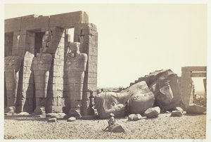 Osiridin pilarit ja suuri kaatunut kolossi, n. 1857, painettu 1862. tekijältä Francis Frith