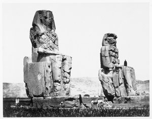 Memnonin kolossit, Thebes, Egypti, 1860 tekijältä Francis Frith