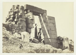 Graniittipylväs, Thebes, 1857. tekijältä Francis Frith