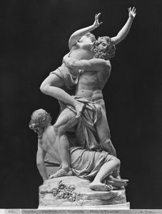 Pluton tekemä Proserpinan raiskaus, kun yksi hänen seuralaisistaan pidätteli häntä, 1699 (marmorista valettu kipsi) (katso myös 346173)
